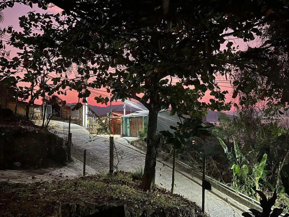 Aluga Se Casa Chale No Mirante Da Com Vista Incrivel Ilhabela